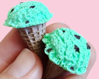 Chocolate Mint Ice cream Cone
