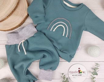 Regenbogen Pullover für Babys und Kinder aus Waffeljersey mit einzigartiger Kordelapplikation - Kuschelig und Stylisch zugleich! Ginalie