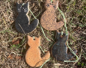 handmade ceramic cat ornaments | Xmas tree