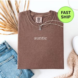 Comfort Colors Auntie Shirt, Cool Aunts Club Unisex T-shirt, New Auntie Tee, Pregnancy Announcement Gift for Aunt, Gift for Aunt to Be,