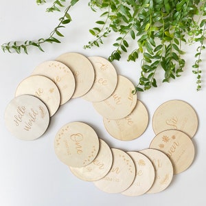 Cartes d’étape en bois pour bébé, 14 pièces, cartes Wood Milestone Ensemble de disques pour bébé, cadeau de bébé, baby shower, étape mensuelle, happyname