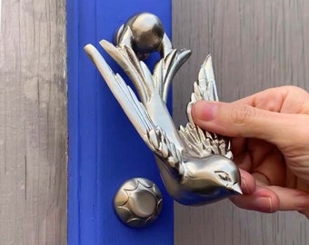 ツバメ鳥のドアノッカー：ユニークな玄関ドア金具 - Etsy 日本