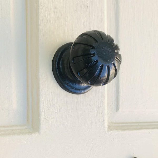 Groove Front Door Pull | Available in 5 colour finishes | Unique handmade front door decor