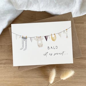 Karte zur Verkündung der Schwangerschaft | Einladung zur Babyparty | Verabschiedung Mutterschutz | Karte mit Wäscheleine und Babyklamotten