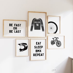 Nome personalizzato bici BMX Modern Gallery Wall Set di 6 stampe scaricabili, arredamento per la cameretta dei bambini sportivi, citazione Play Wall Art, stampabile B&N
