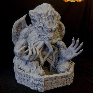 Cthulhu Dice Tower by Fates End