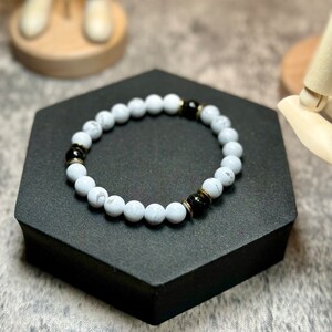 Beaded Bracelet - Howlite and Black Obsidian