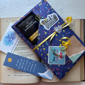 Blind Date With A Book, Mystery Book, Blind Date, Surprise Book Bag, Bookish Gifts,Blind Book Date, Blind Bag, Blind Book, Hello Book Club
