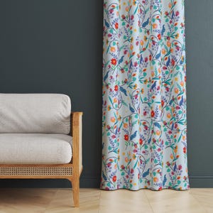 Bunter Blumendruck-Vorhang, botanisches Thema Vorhänge, bunte Blatt- und Blumen-Drapierung, lebendige Wohndekor-Panel, einzigartig gedruckte Vorhänge