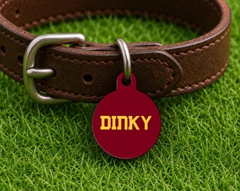 Placa de identificación personalizada para collar de perro – Estilo Día de Partido de Minneapolis, Edición Campus Rojo, Placa de identificación para mascotas de doble cara (redonda)