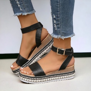 Buckle Strap Sandal 