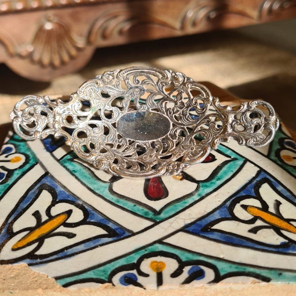 Zilveren schaal. Bijoux mooie ongemarkeerde Spaanse Zilveren BonBon schotel.