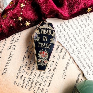 Read in Peace coffin Hard Enamel Pin / Gold plated bookish pin, gift for readers, book pile book pin, stocking filler, dark romance reader.