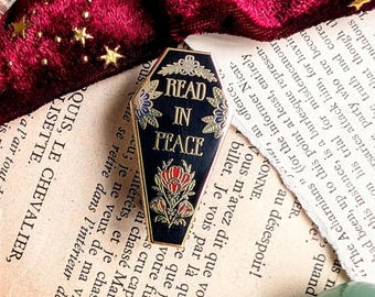 Read in Peace coffin Hard Enamel Pin / Gold plated bookish pin, gift for readers, book pile book pin, stocking filler, dark romance reader.