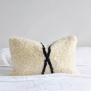Beni Ourain Pillow, Moroccan Lumbar Pillow, Beni Ourain Cushion Cover, Boho Pillow, White Lumbar Pillow, Moroccan Pillow Lumbar, Wool Pillow