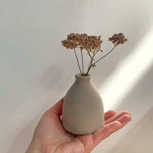 Bud Vase, Mother's Day Gift, Decorative Vase, Small Vase, Coffee table vase, Nordic Vase, Concrete Vase, Minimalistic Vase, Wedding Favour