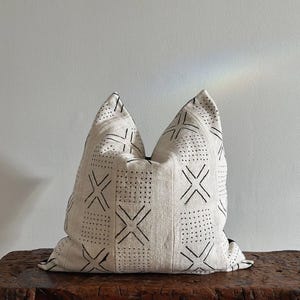 White Mudcloth pillow, Mudcloth Pillow Cover, African pillow, Minimalistic pillow, Sofa Pillows, African Mudcloth, Authentic Mudcloth Pillow