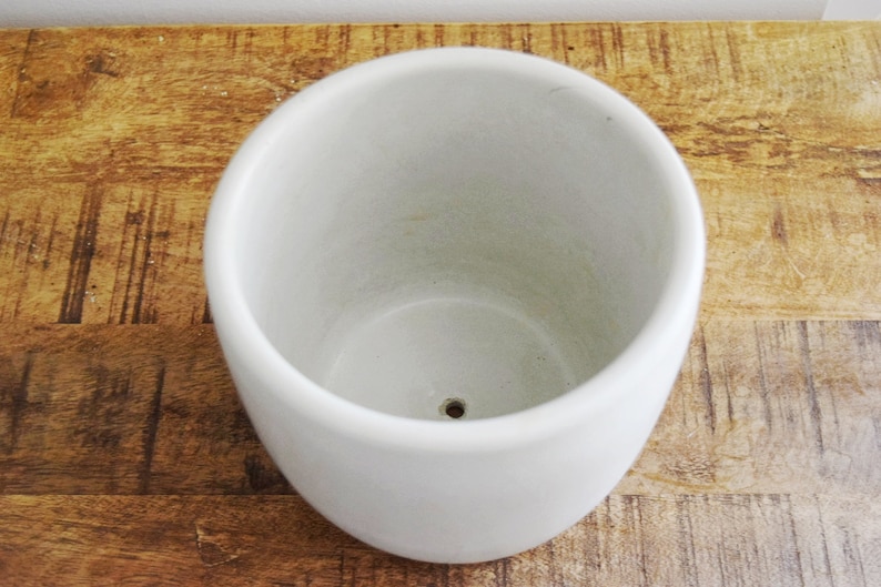 Minimalist Planter, Houseplant Decor, Handmade Concrete Planter, Neutral Planter, 6'' Plant pot, Nordic Planter, Japandi Planter, Indoor Pot image 7