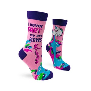 I Never Fart My Ass Blows Kisses Women&#39;s Novelty Crew Socks | Sassy Unicorn Socks | Sarcastic Cute Socks | Witty & Cute Phrases For Women