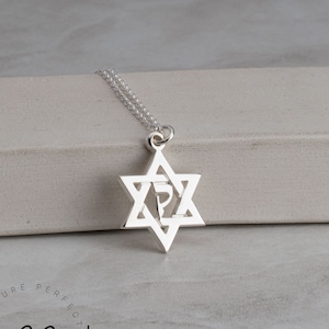 Collar de Estrella de David con Inicial Hebrea - Joyería Judía de Plata de Ley 925 - Letra Hebrea y Colgante de Magen David - Regalos Judaicos para Mujeres