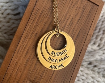 Mom Necklace With Kids Names - Mothers Gift Jewelry - Up To 1-5 Laser Engraved Discs Custom Made - Black Writing Block Font