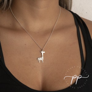 Colar inicial de girafa - joias de animais personalizadas com inicial para crianças