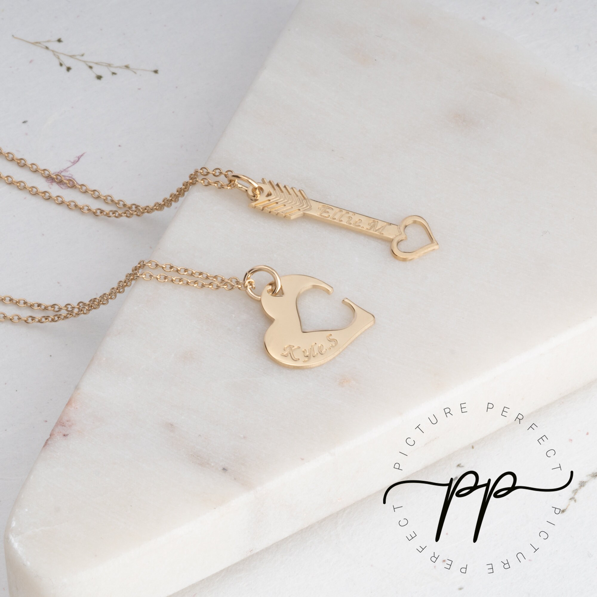 Arrow Interlocking Couple Necklace Set 