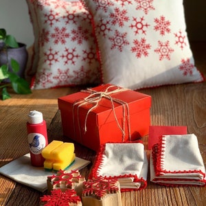 Christmas Pillow Block Print Kit: Red Fabric Paint, Cotton Pillowcases