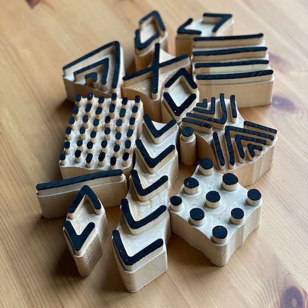 13teiliges Holzbrettchen Blockdruck Stempel