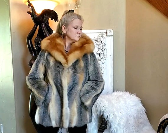 STUNNING, GORGEOUS, SOFT Grey Fox/Red Fox Fur Str… - image 5