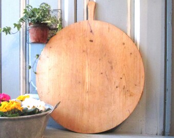 Tagliere antico, circa 1930, proveniente dalla Germania, rotondo da 21''.