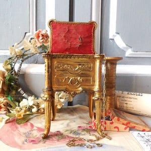 Antique French jewelry box mid 1800&#39;s French Napoleon III jewelry box.