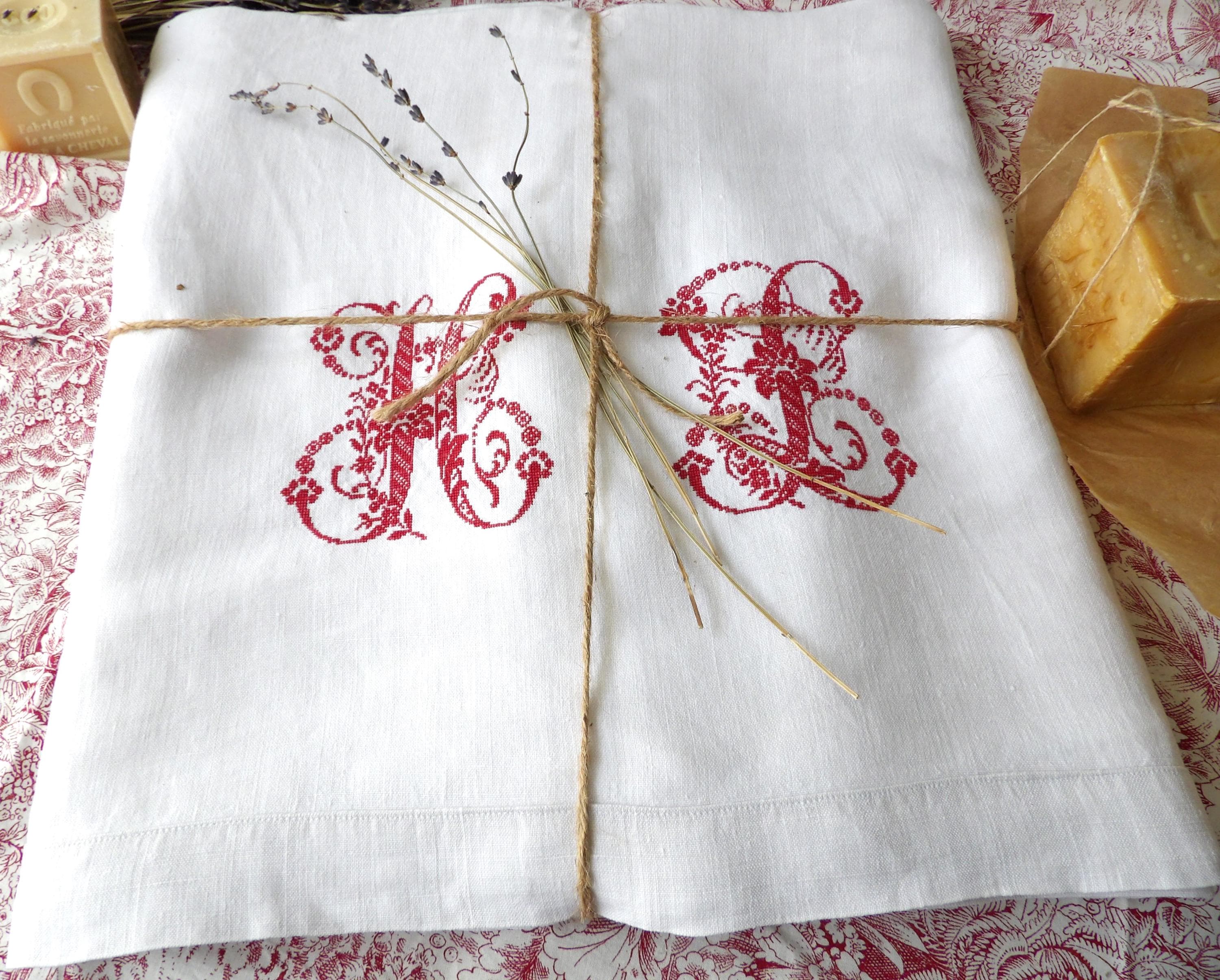Victoria Classics: Monograms – A Review – NeedlenThread.com