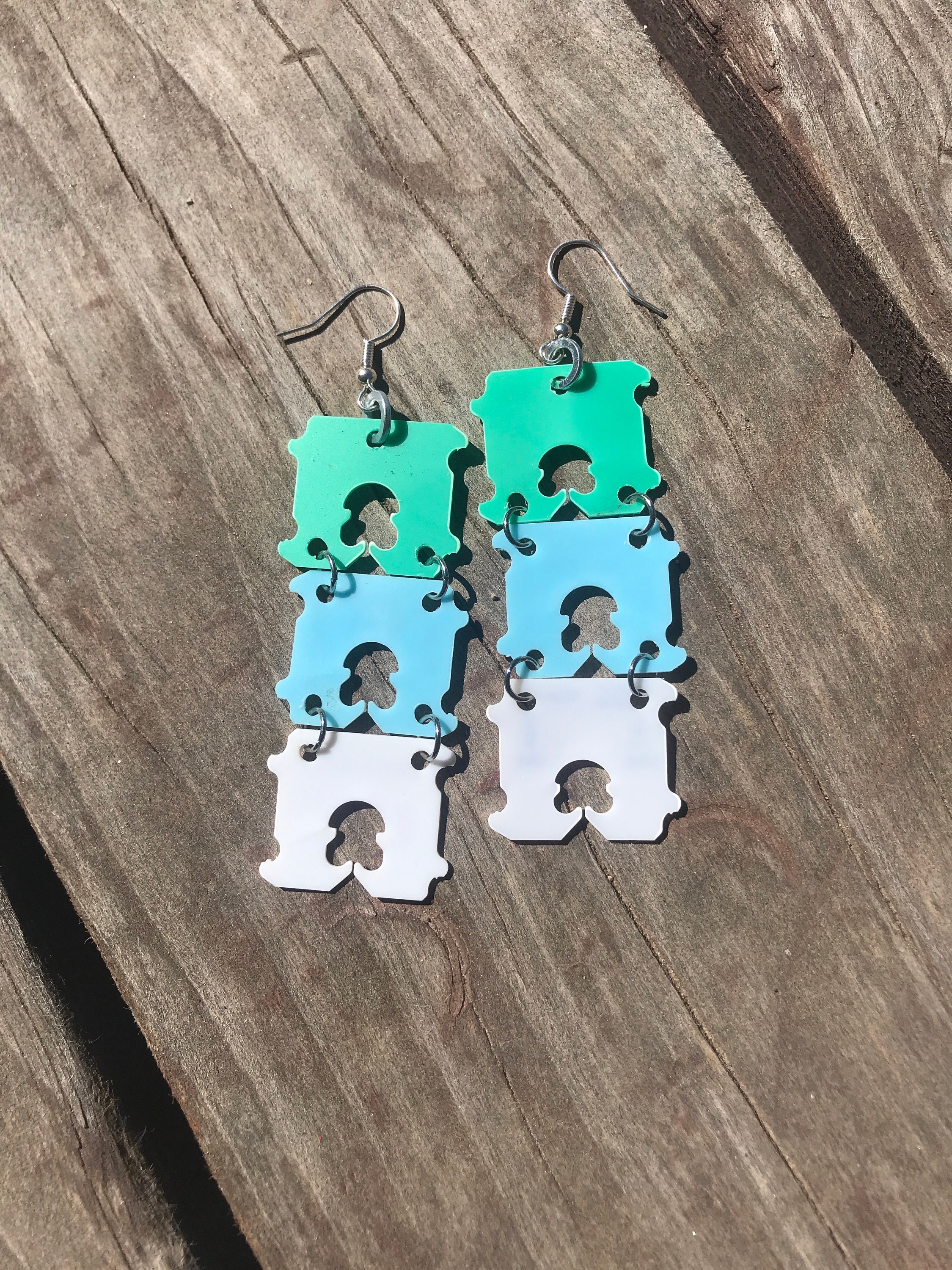 3-Tier Bread Clip Earrings - Green, Blue, White