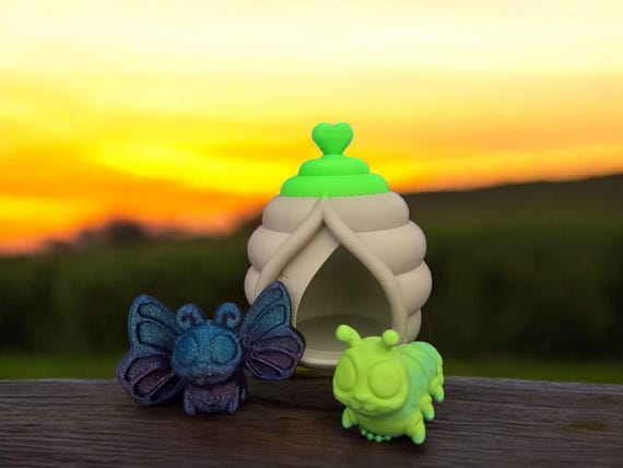 Cocoon, Butterfly, Caterpillar, Keychain, 3d print,  birthday gift, Animals, Metamorphosis, Christmas gift, for a child