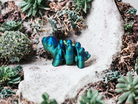 3d print, fidget, Stegosaurus, dinosaur, dino, zipper pull, gift, animal keychain, party favor, stocking stuffer, pull chain ornament