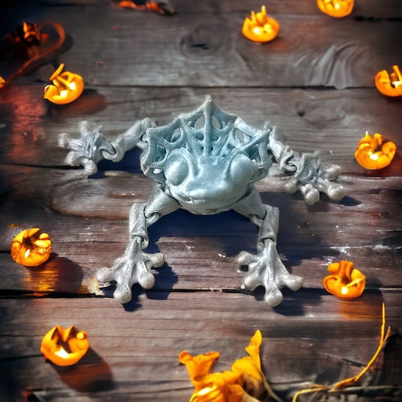 3d print, frog, dracula frog, Halloween frog, scary frog, kid toy, Halloween party favors, fidget toy, themed frog, frog lover, reptile