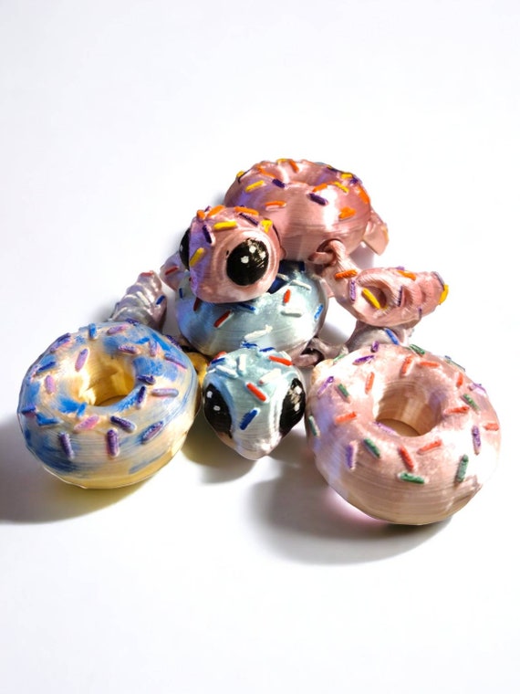 3d print, turtle, donut keychain, teenager gift, paint model, ornament, fidget, backpack zipper pull, birthday, glow in the dark, figurine