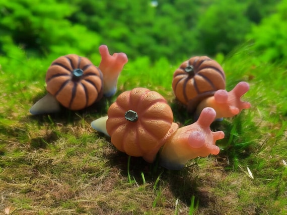 3d print, fidget, Pumpkin, Snail, figurine, gift, Fall party favor, Halloween, Slug