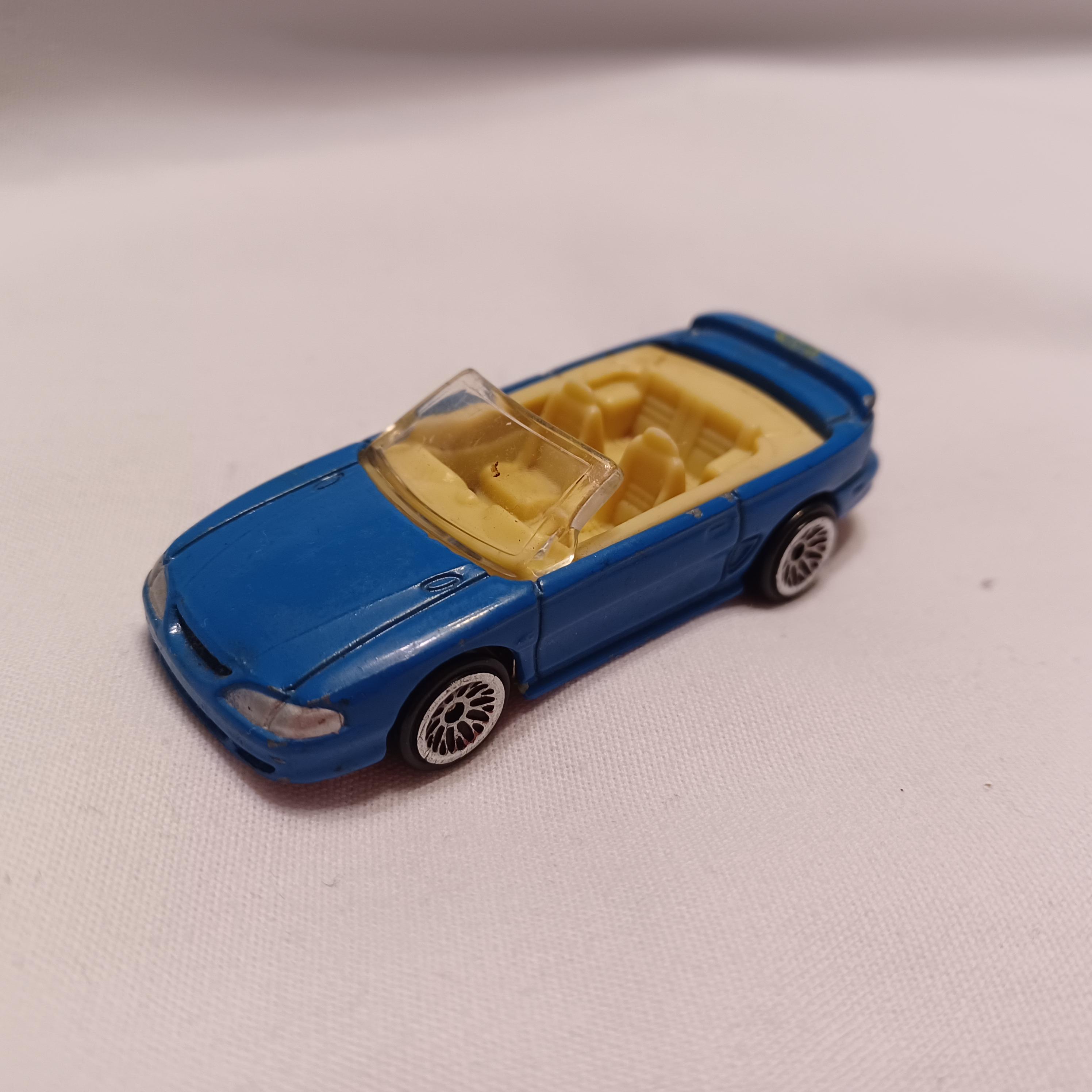 1995 Hot Wheels Blue Convertible 1996 Mustang GT 1/64 Die