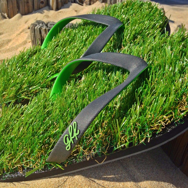 Grass Flip Flops - Black/Green