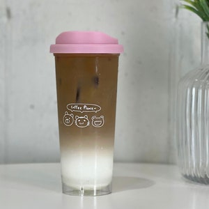 Wiederverwendbarer Kaffeebecher im koreanischen Stil mit 20 Unzen und auslaufsicherem Getränkedeckel für kaltes Gebräu, Eiskaffee, Tee und Wasser, BPA-frei, nachhaltig
