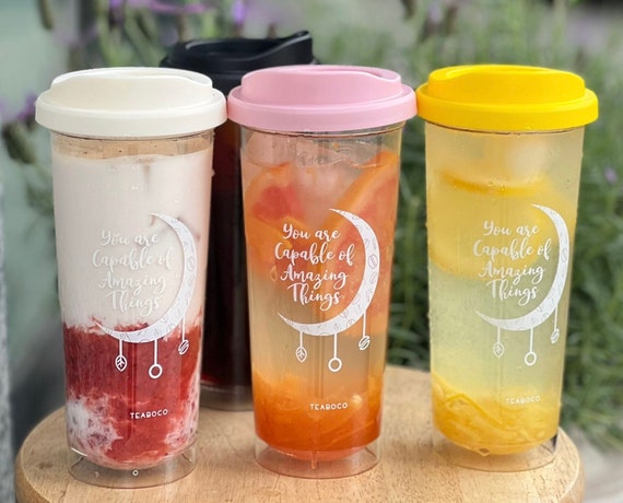 DISCOUNT PROMOS Plastic Tumblers 20 oz. Set of 6, Bulk Pack - With lids,  Ice Coffee Tumbler, To Go Cup, Insulated - White