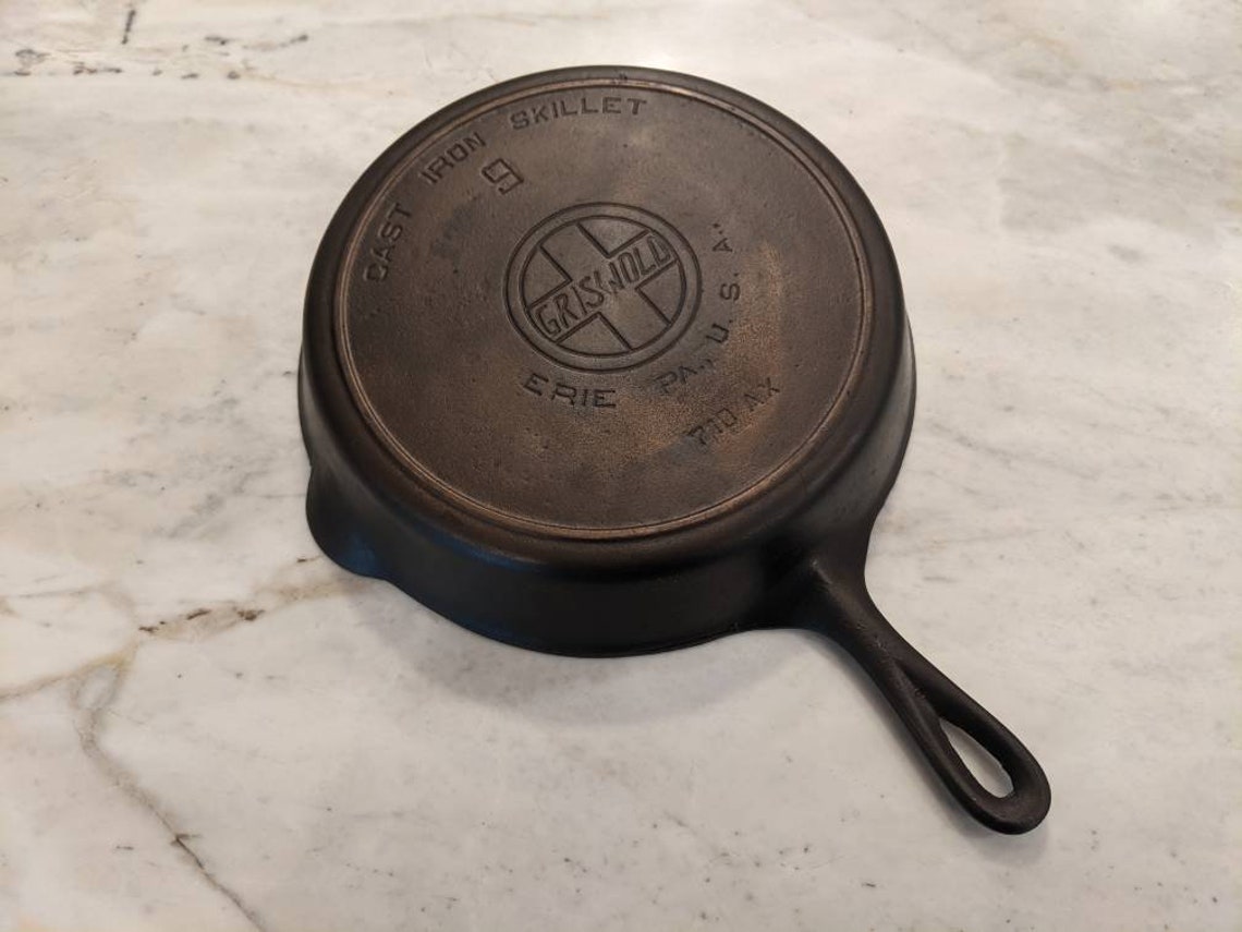 Vintage Griswold 9 Slant Logo EPU Cast Iron Skillet 710AX WOW image 1
