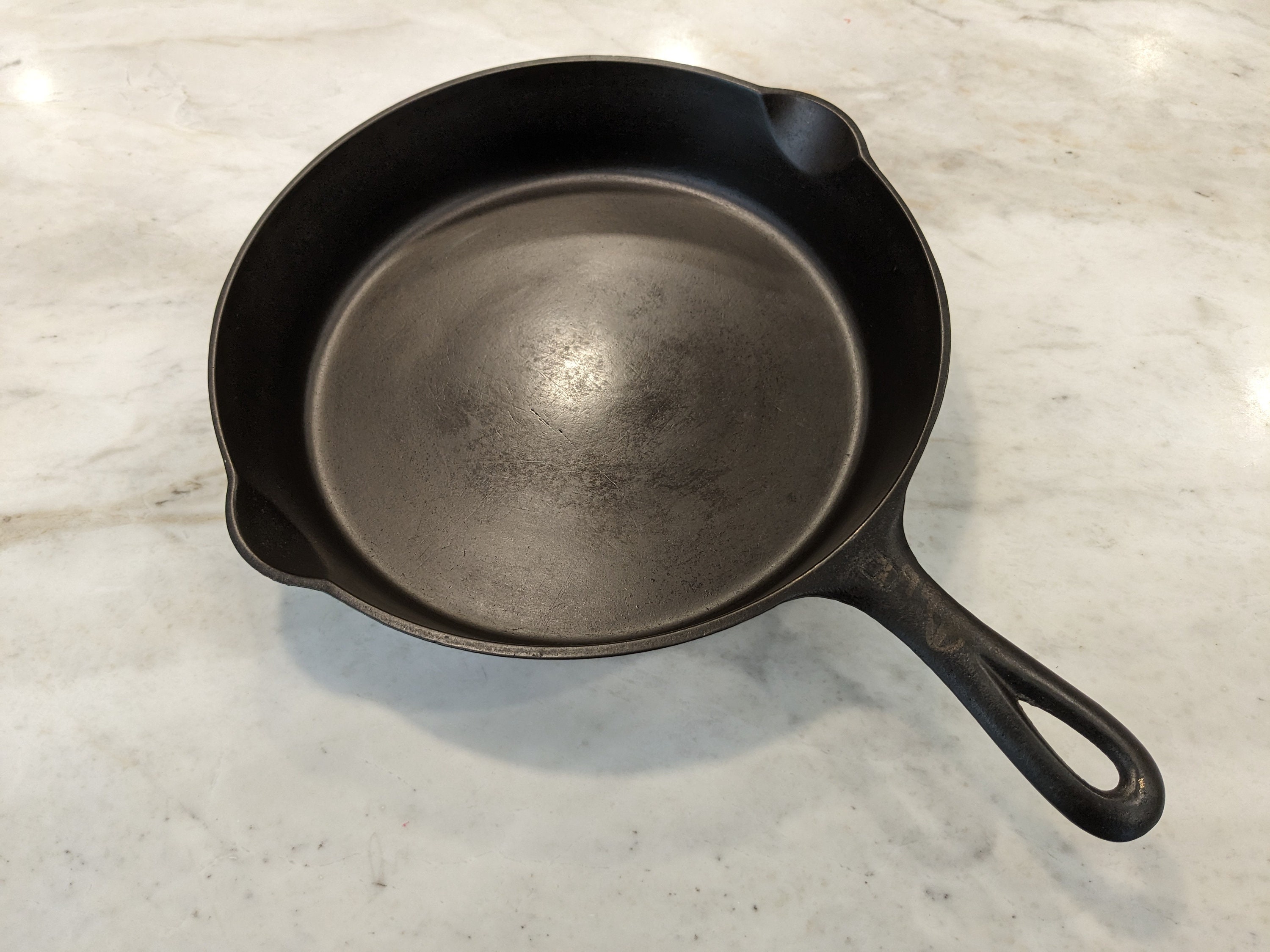Griswold 9 Slant Logo Erie Cast Iron Skillet 710 LOOK - Etsy