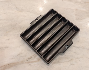 COOL Vintage Unmarked 5 Bread Stick Pan Cast Iron UNUSUAL