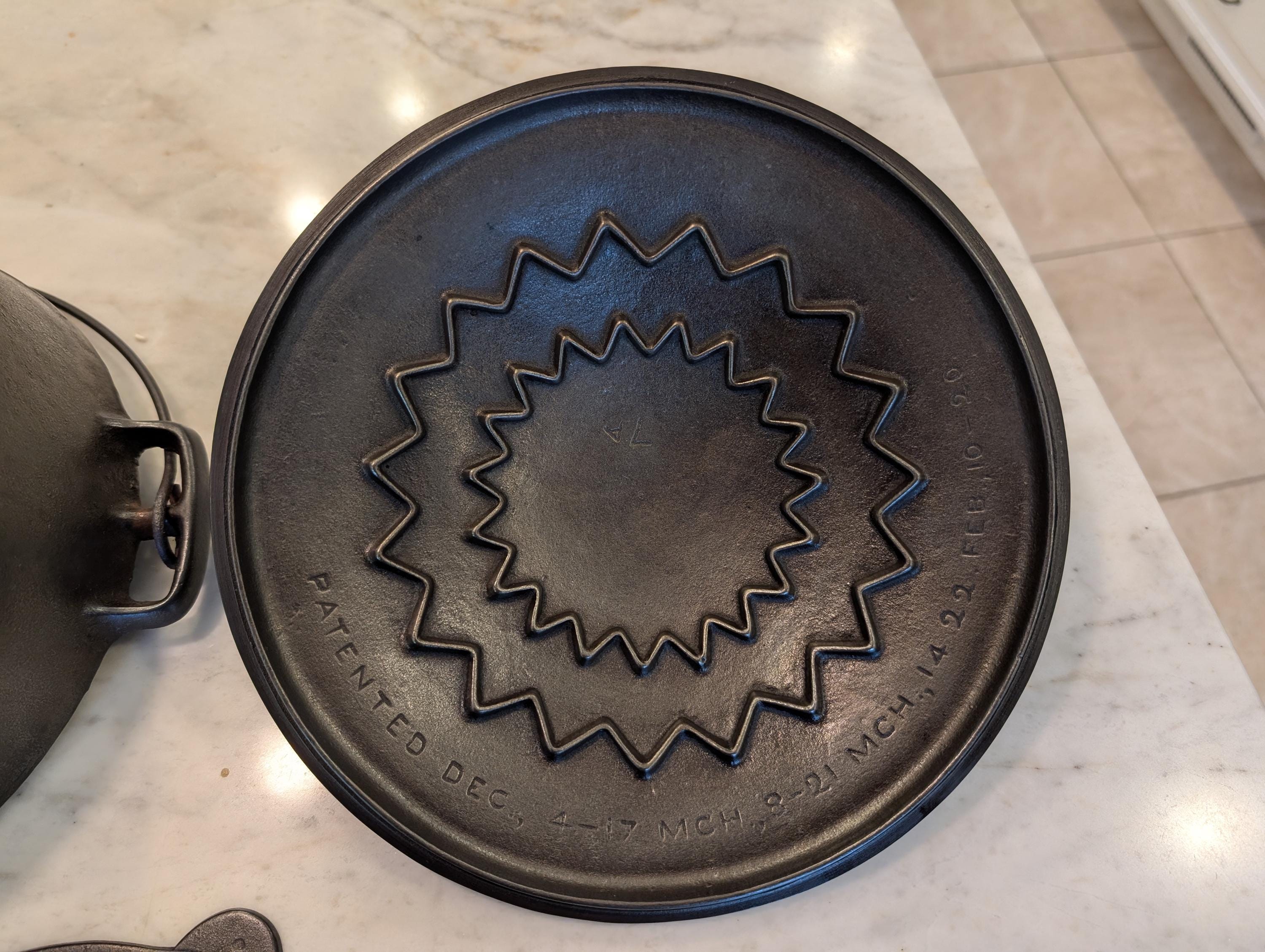 RARE Vintage Wagner 7 Dutch Oven Round Roaster Turtle Top W