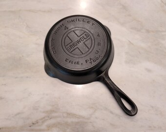 RARE Vintage Griswold 4 LBL Heat Ring Cast Iron Skillet 702 LOOK