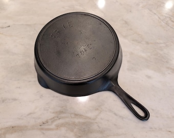 WOW ERIE no.7 Cast Iron Skillet 5th Series Heat Ring LOOK