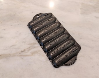 LOOK Vintage Griswold Mini no.625 Crispy Corn Stick Pan Toy Size WOW